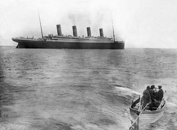 7. The last picture of the Titanic before sinking 1912