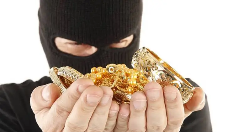 gold robbery theft.webp