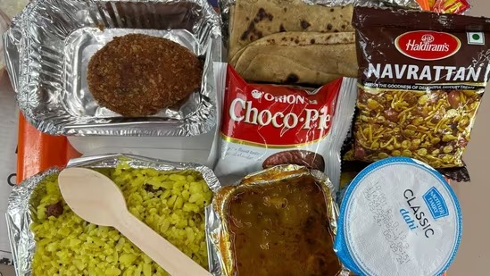 Travel influencer compares Vande Bharat train food to 5 star hotel Gets trolled by netizens