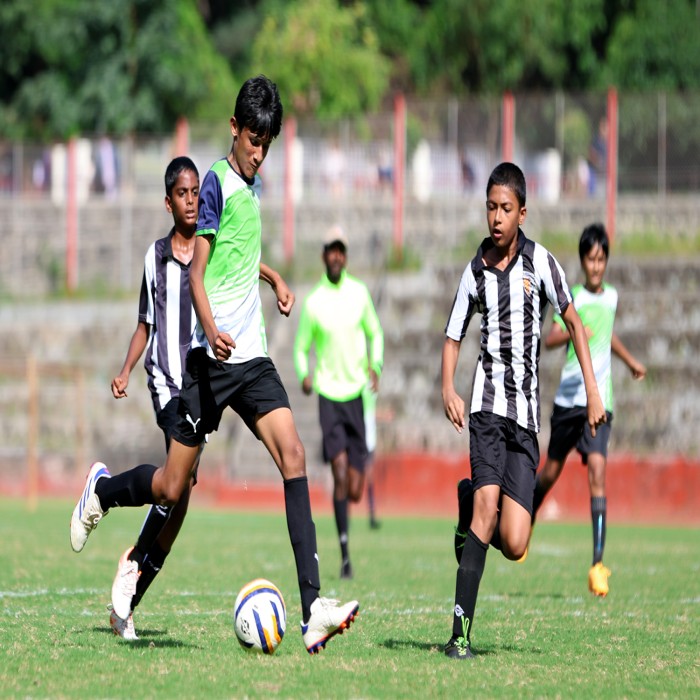 U14 QF Vidya Valleys Krishna Chandere Green and Loyola High School Black and White 1