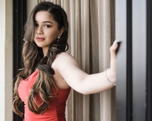 Meet Sara Tendulkar The Millionaire Star Kid Making Waves in Fashion and Business